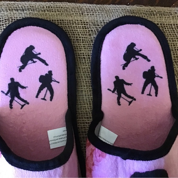Elvis Presley Pink Cadillac soft slippers. - Picture 5 of 7